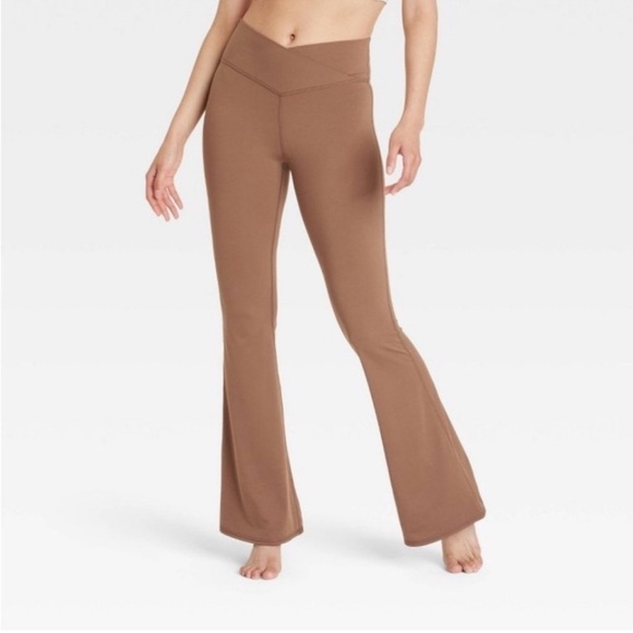 JoyLab High-Rise Flare Extra Long Length
Various Sizes - Picture 2 of 13